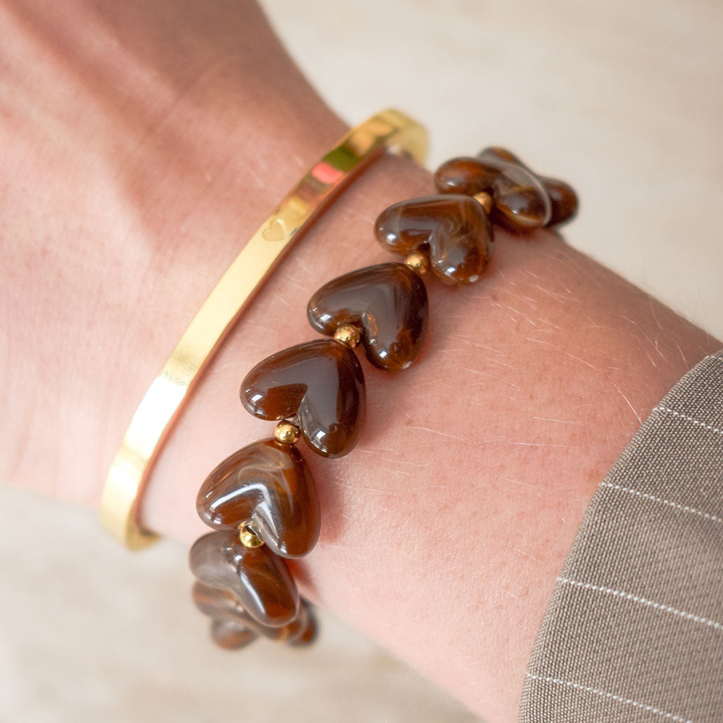 Kralen armband hartjes bruin