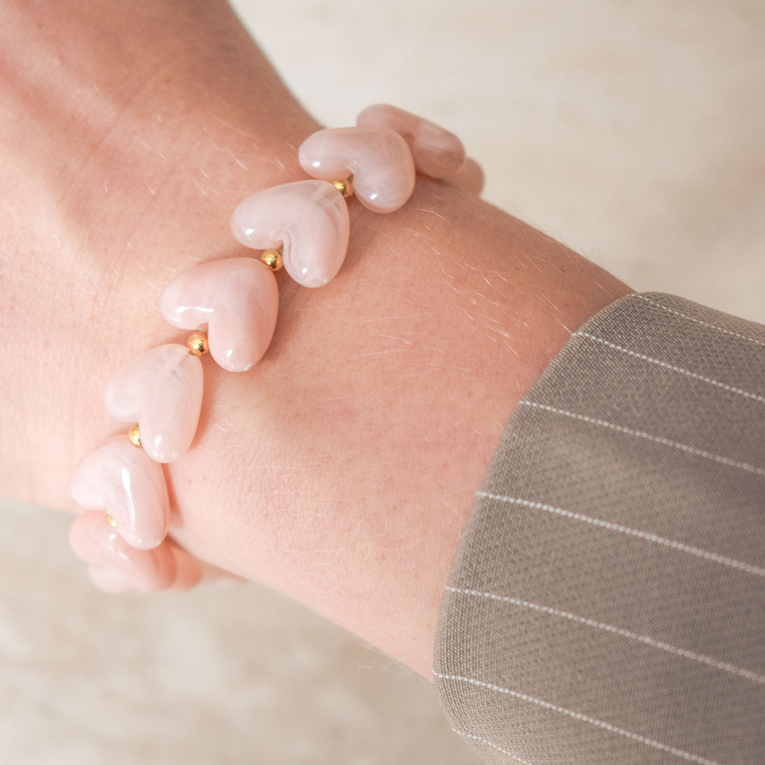 Kralen armband hartjes licht roze